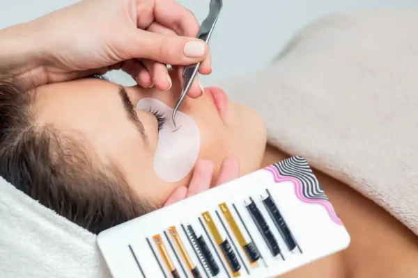 İpek Kirpik Zararlı mı? Kirpiklere Zarar Verir mi?